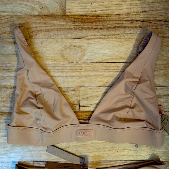 Two piece Skims Swimsuit - Picture 9 of 12